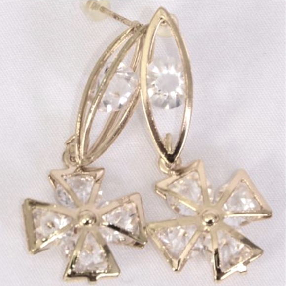 Cross Crystal Silver CZ dangle Earrings 1.75" long x0.75 wide Silvertone NEW - Picture 4 of 7